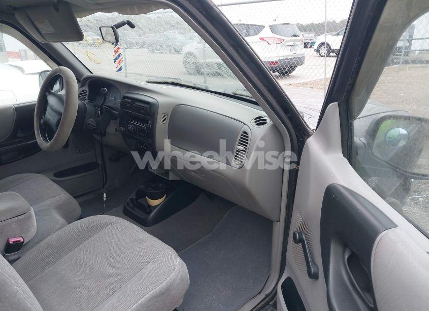 Photo 5 of 2000 Ford Ranger XL/XLT (VIN 1FTYR14VXYTA55649)