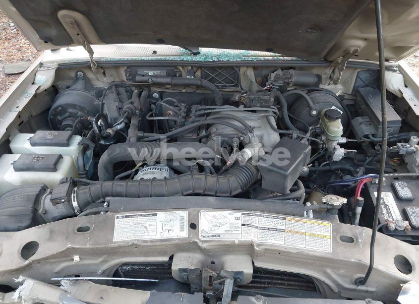 Photo 10 of 2000 Ford Ranger XL/XLT (VIN 1FTYR14VXYTB11217)