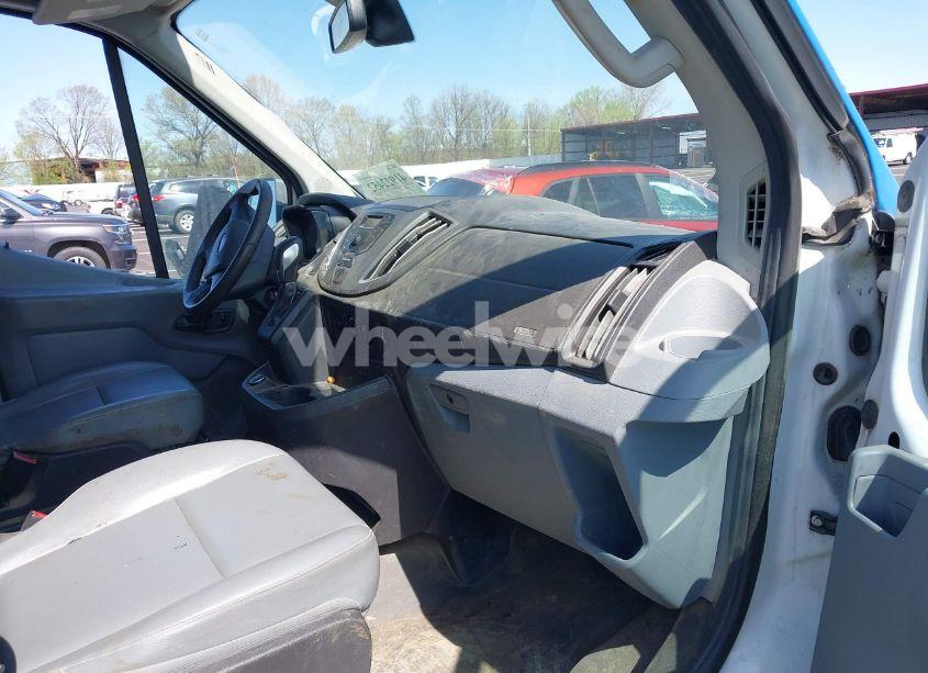 Photo 5 of 2018 Ford Transit-250 (VIN 1FTYR1CM1JKA85403)