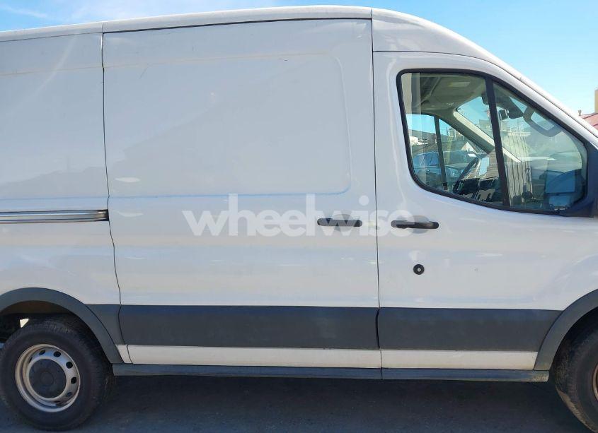 Photo 13 of 2018 Ford Transit-250 (VIN 1FTYR1CM3JKA35165)