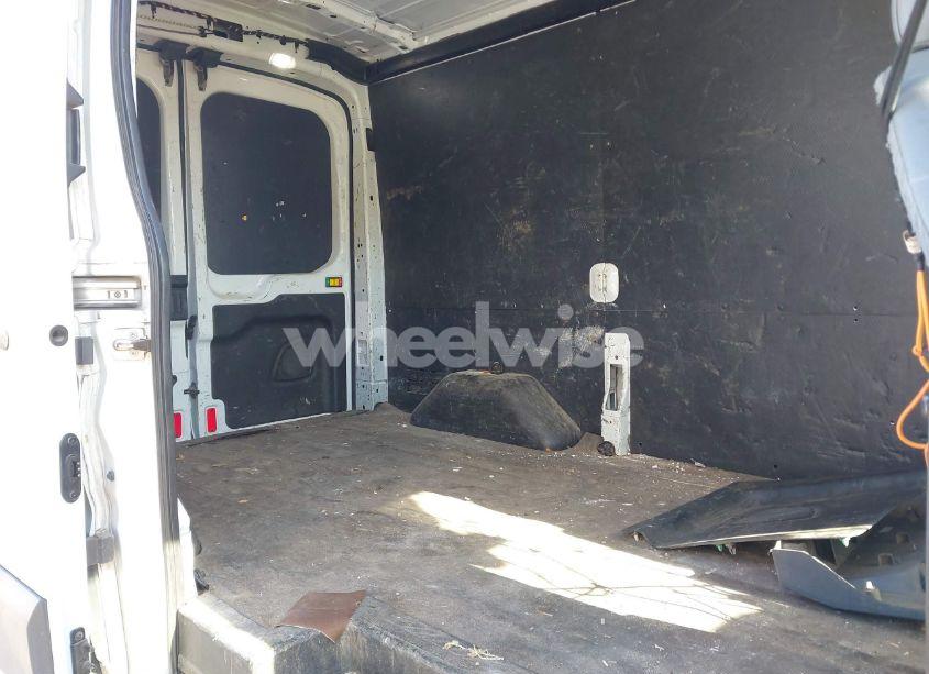 Photo 8 of 2018 Ford Transit-250 (VIN 1FTYR1CM3JKA35165)