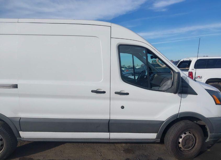 Photo 12 of 2018 Ford Transit-250 (VIN 1FTYR1CM6JKA16030)