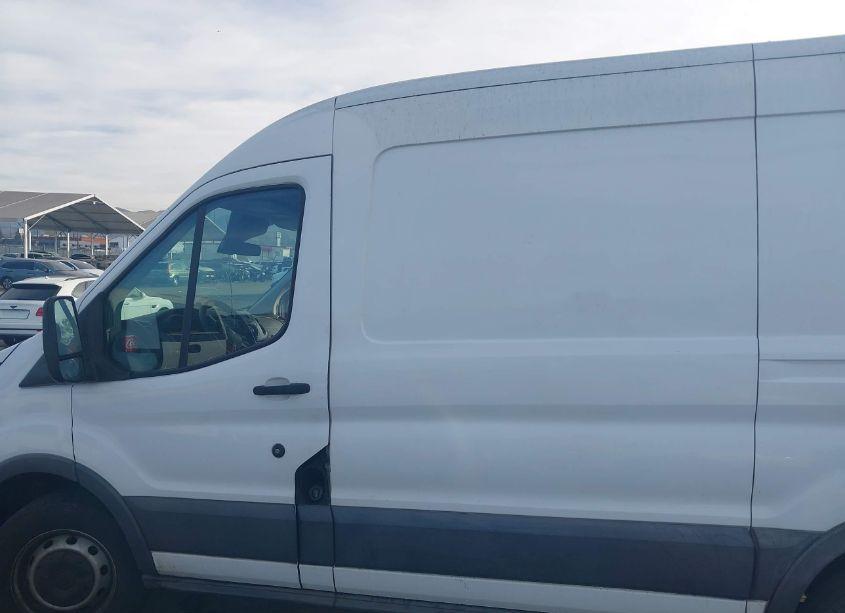 Photo 13 of 2018 Ford Transit-250 (VIN 1FTYR1CM6JKA16030)