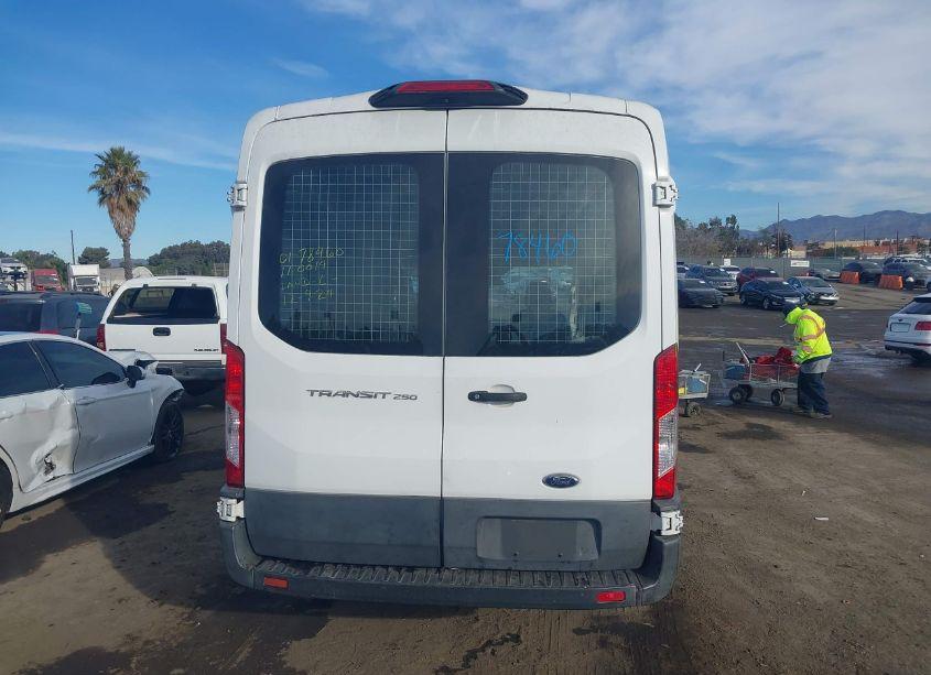 Photo 15 of 2018 Ford Transit-250 (VIN 1FTYR1CM6JKA16030)