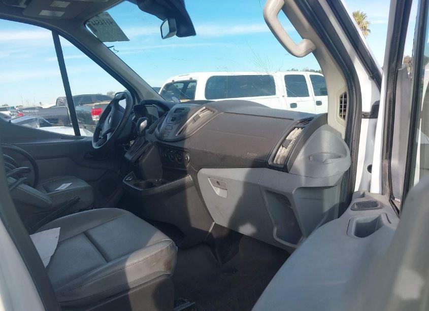 Photo 5 of 2018 Ford Transit-250 (VIN 1FTYR1CM6JKA16030)