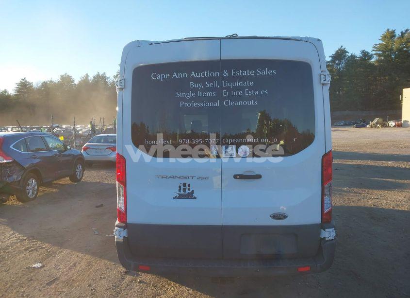 Photo 16 of 2018 Ford Transit-250 (VIN 1FTYR1CMXJKA83181)
