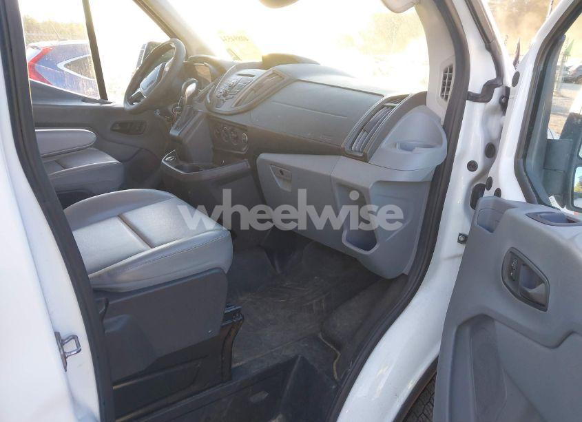 Photo 5 of 2018 Ford Transit-250 (VIN 1FTYR1CMXJKA83181)