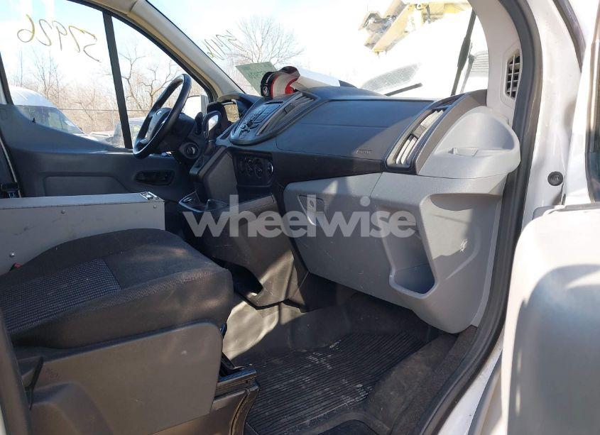 Photo 5 of 2019 Ford Transit-250 (VIN 1FTYR1YG8KKB79962)