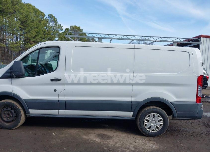 Photo 14 of 2018 Ford Transit-250 (VIN 1FTYR1YM1JKA99083)