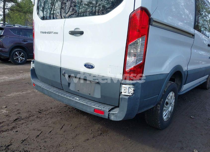 Photo 6 of 2018 Ford Transit-250 (VIN 1FTYR1YM1JKA99083)