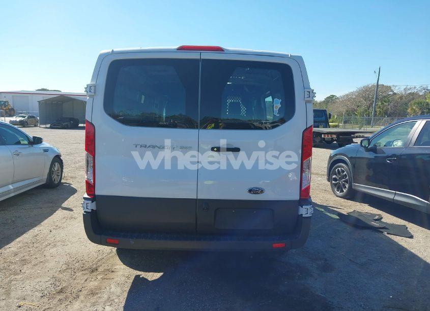 Photo 16 of 2018 Ford Transit-250 (VIN 1FTYR1YM1JKB16481)