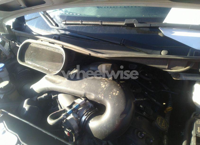 Photo 10 of 2019 Ford Transit-250 (VIN 1FTYR1YM2KKB52357)