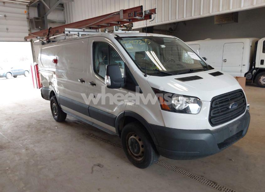 2016 Ford Transit-250 (VIN 1FTYR1YM5GKB55440) main photo