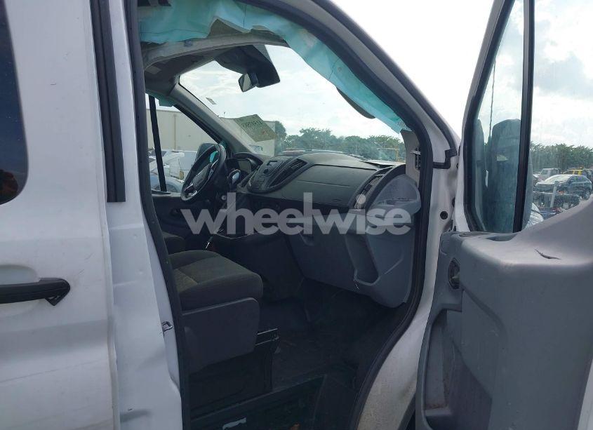 Photo 5 of 2018 Ford Transit-250 (VIN 1FTYR1YM5JKB17150)
