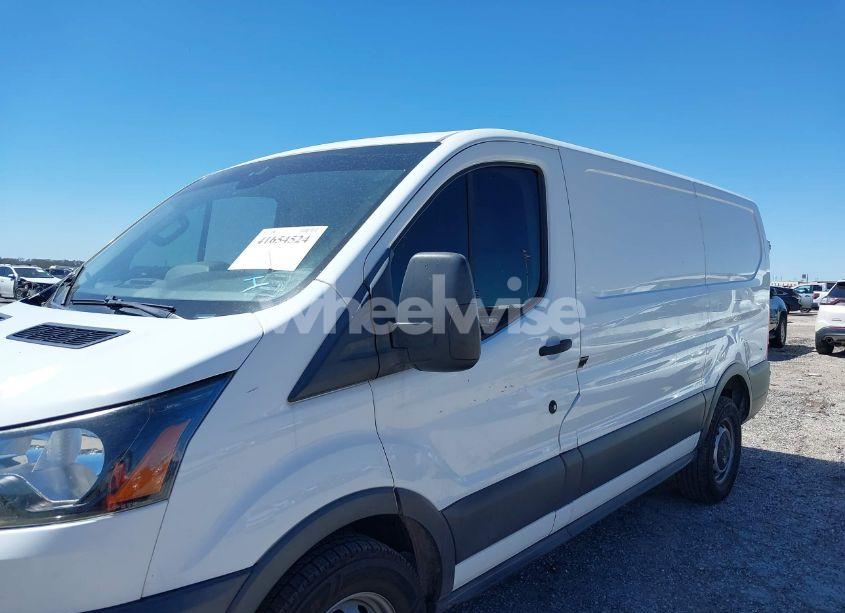 Photo 14 of 2018 Ford Transit-250 (VIN 1FTYR1YM6JKB46740)