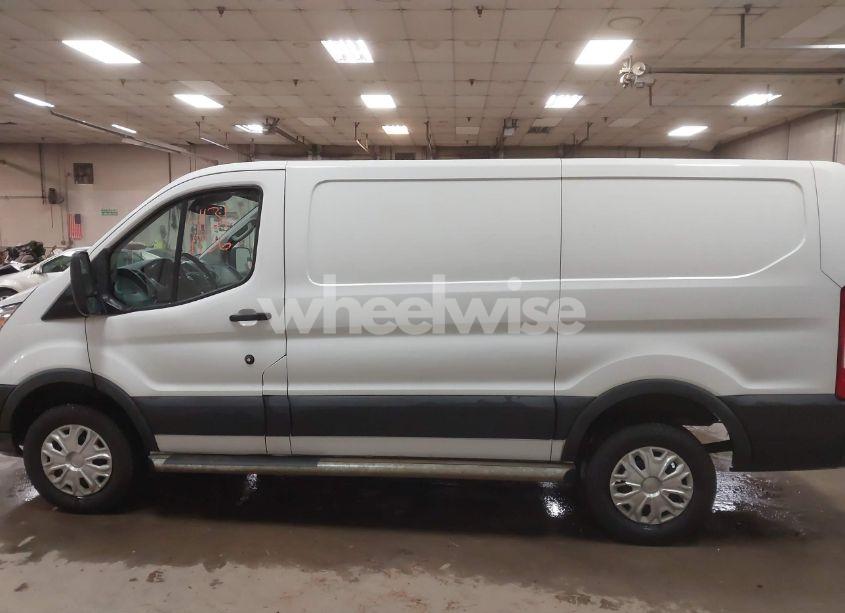 Photo 15 of 2016 Ford Transit-250 (VIN 1FTYR1ZM1GKA87491)