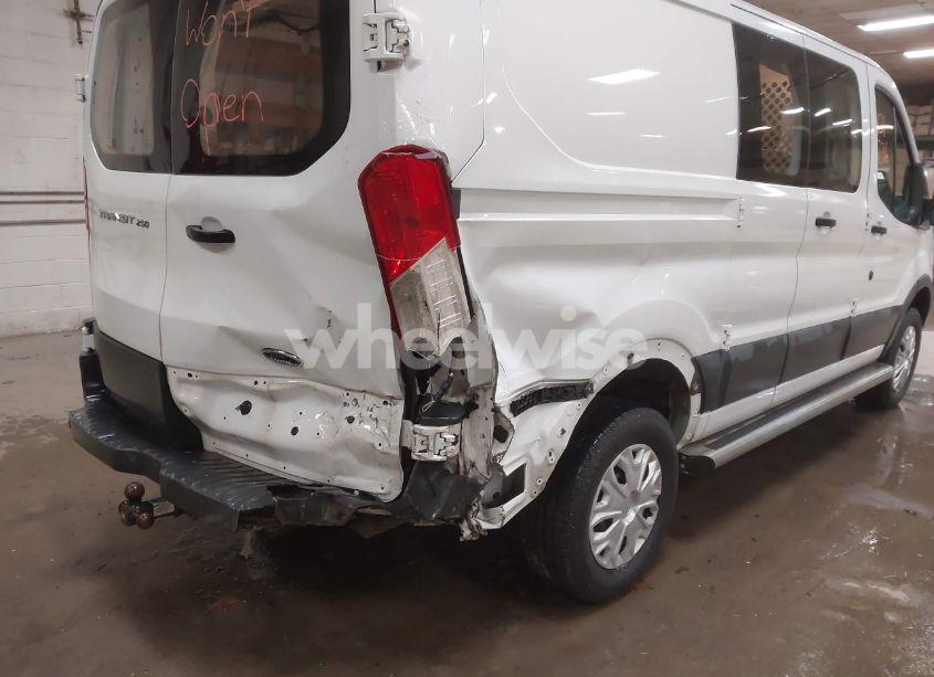 Photo 6 of 2016 Ford Transit-250 (VIN 1FTYR1ZM1GKA87491)