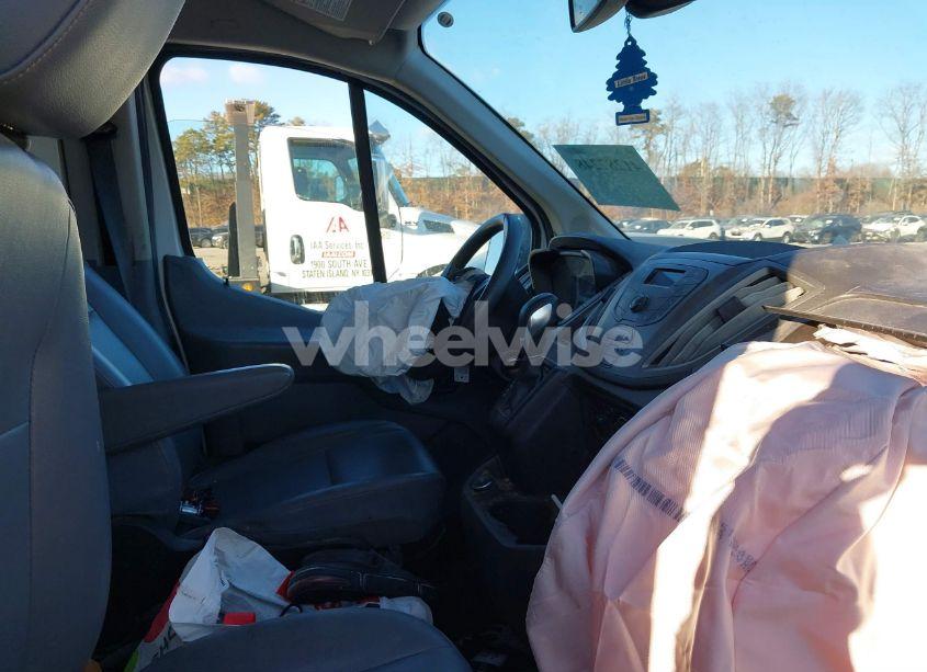 Photo 5 of 2018 Ford Transit-250 (VIN 1FTYR1ZM1JKA20543)