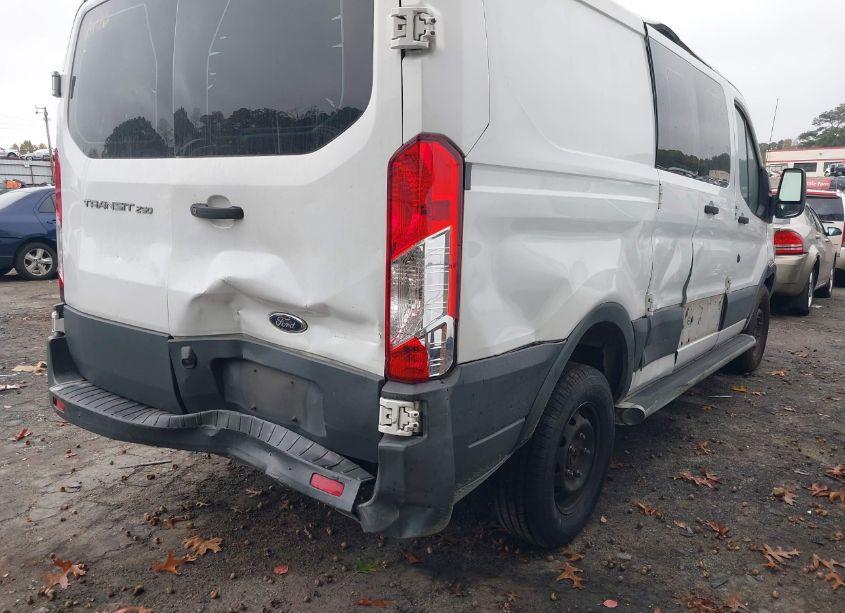 Photo 6 of 2018 Ford Transit-250 (VIN 1FTYR1ZM1JKA64476)
