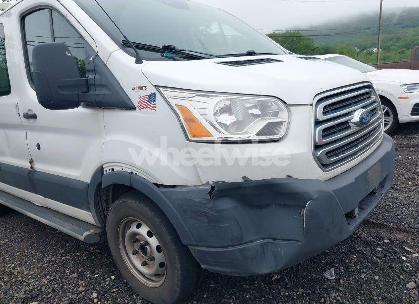 Photo 6 of 2018 Ford Transit-250 (VIN 1FTYR1ZM1JKB18598)