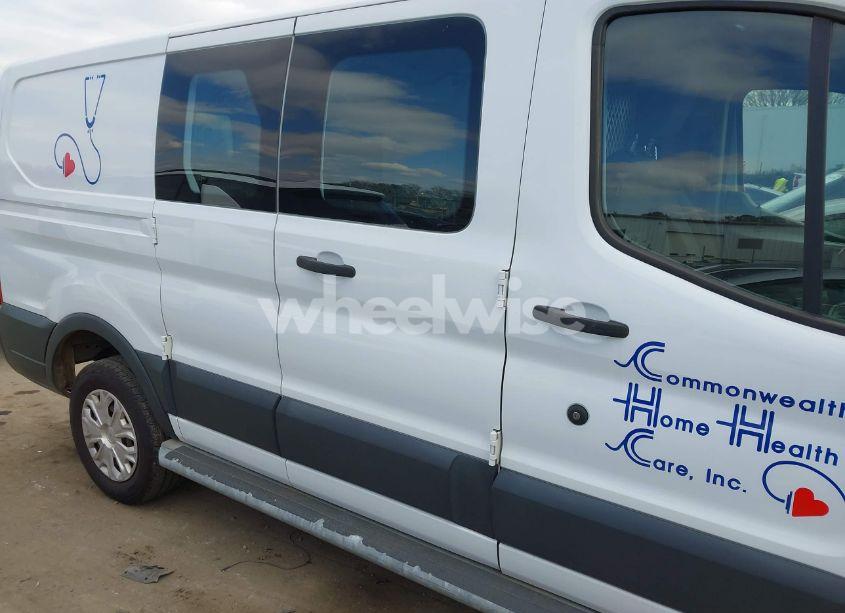 Photo 12 of 2018 Ford Transit-250 (VIN 1FTYR1ZM1JKB32422)