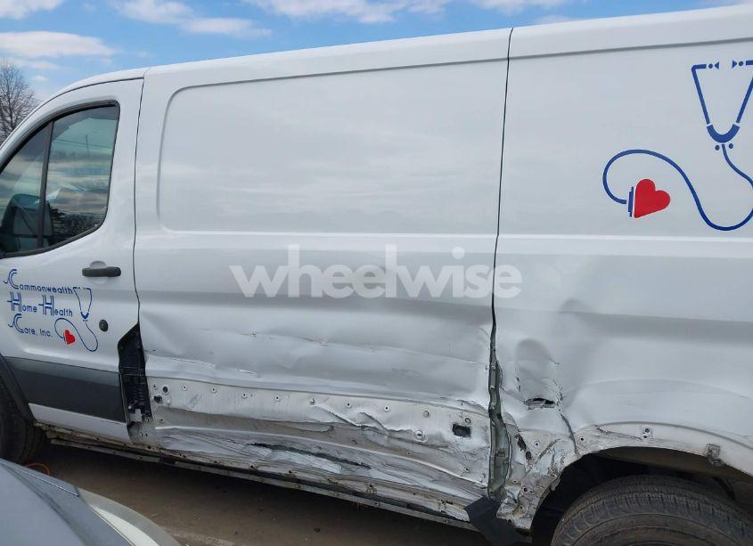 Photo 13 of 2018 Ford Transit-250 (VIN 1FTYR1ZM1JKB32422)