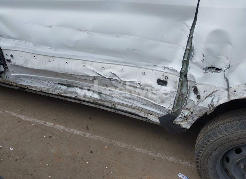 Photo 5 of 2018 Ford Transit-250 (VIN 1FTYR1ZM1JKB32422)