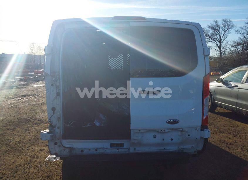 Photo 16 of 2019 Ford Transit-250 (VIN 1FTYR1ZM1KKB01558)