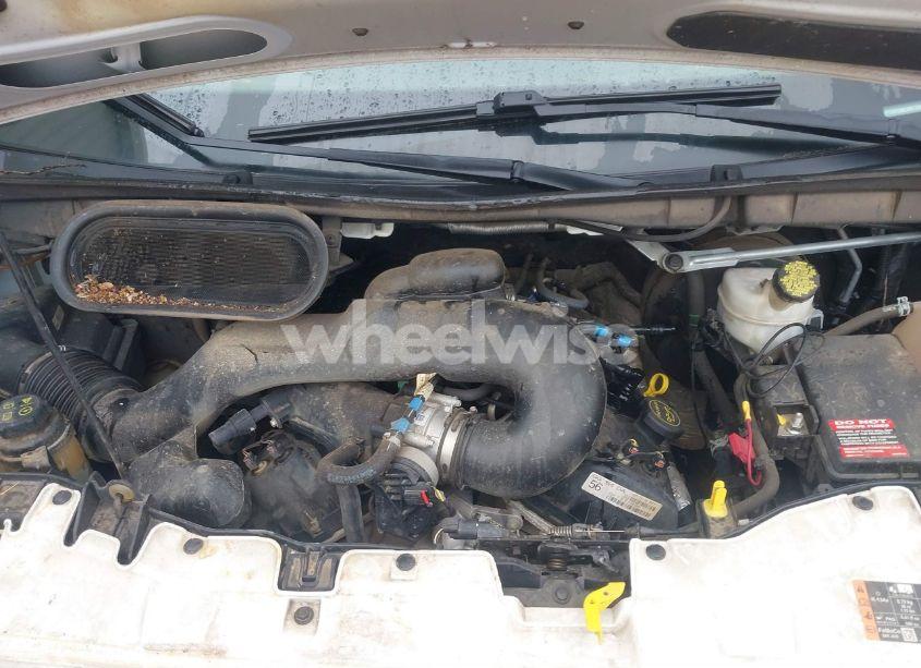 Photo 10 of 2018 Ford Transit-250 (VIN 1FTYR1ZM2JKB17525)