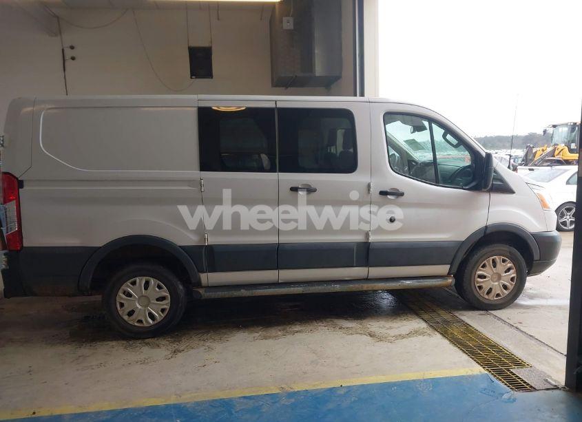 Photo 13 of 2018 Ford Transit-250 (VIN 1FTYR1ZM2JKB17525)