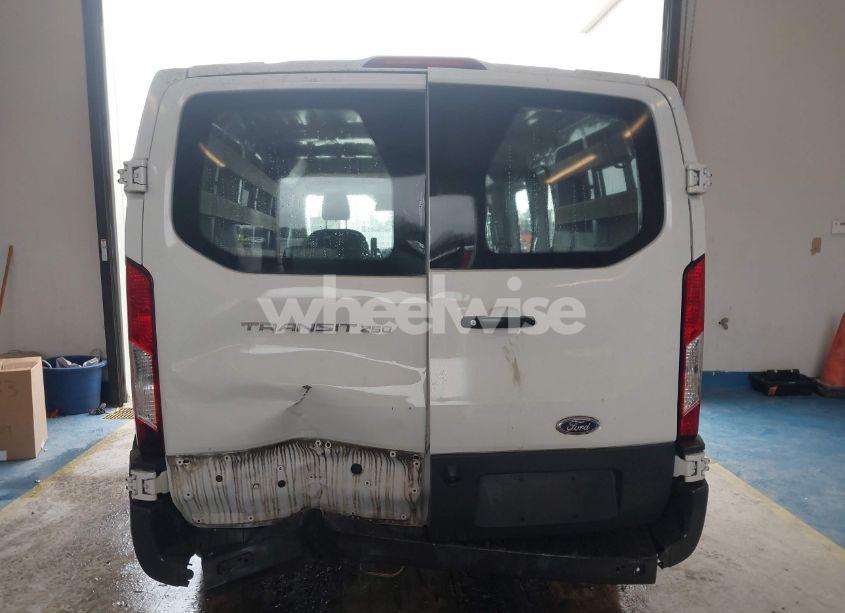 Photo 16 of 2018 Ford Transit-250 (VIN 1FTYR1ZM2JKB17525)