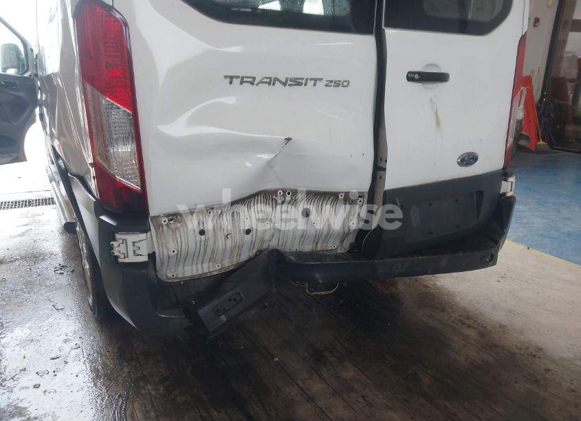 Photo 6 of 2018 Ford Transit-250 (VIN 1FTYR1ZM2JKB17525)