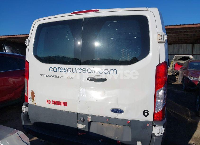 Photo 16 of 2018 Ford Transit-250 (VIN 1FTYR1ZM6JKA89034)