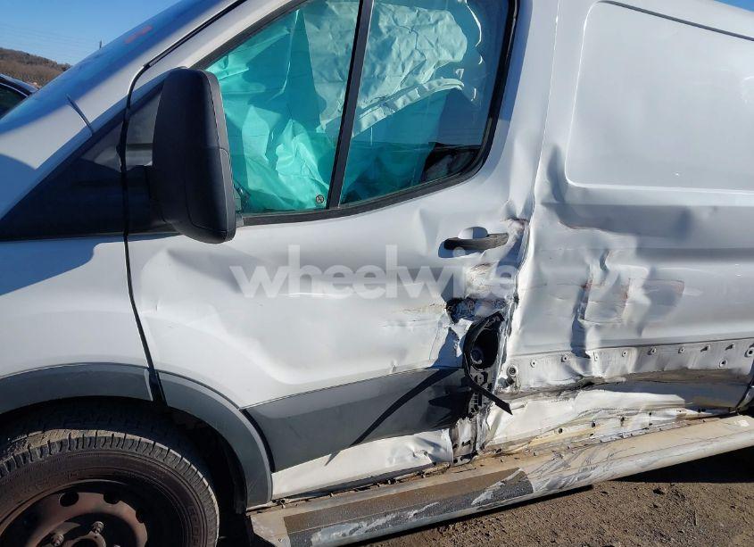 Photo 6 of 2018 Ford Transit-250 (VIN 1FTYR1ZM6JKA89034)