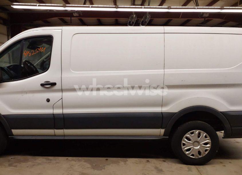 Photo 14 of 2018 Ford Transit-250 (VIN 1FTYR1ZM7JKA98468)