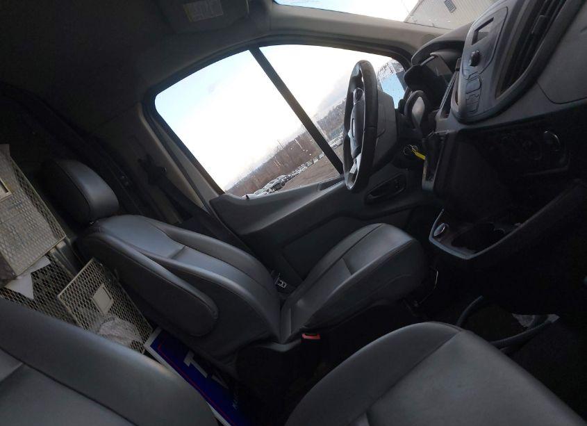 Photo 5 of 2018 Ford Transit-250 (VIN 1FTYR1ZM9JKA30690)