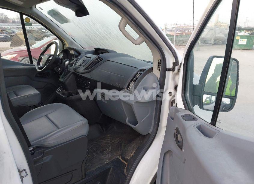 Photo 5 of 2018 Ford Transit-250 (VIN 1FTYR1ZM9JKA79646)