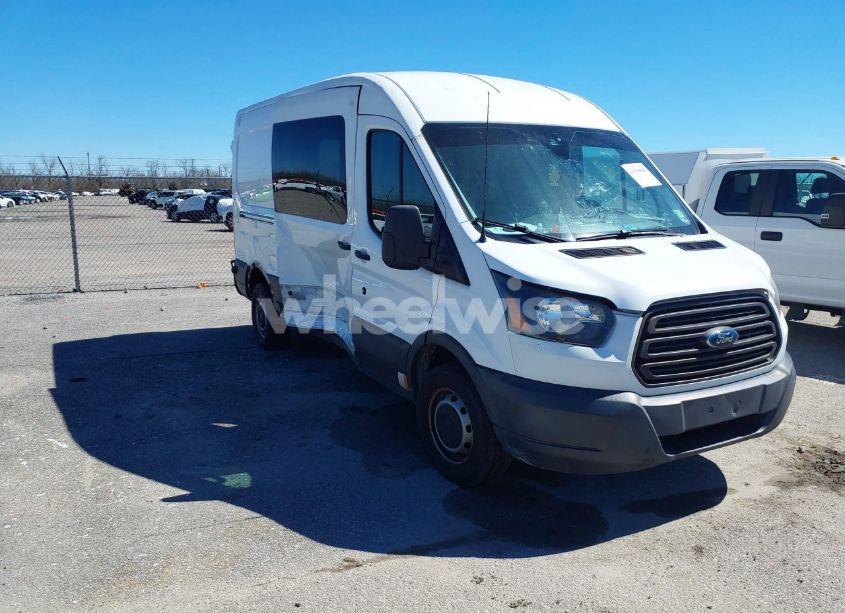 2018 Ford Transit-250 (VIN 1FTYR2CG4JKA15216) main photo