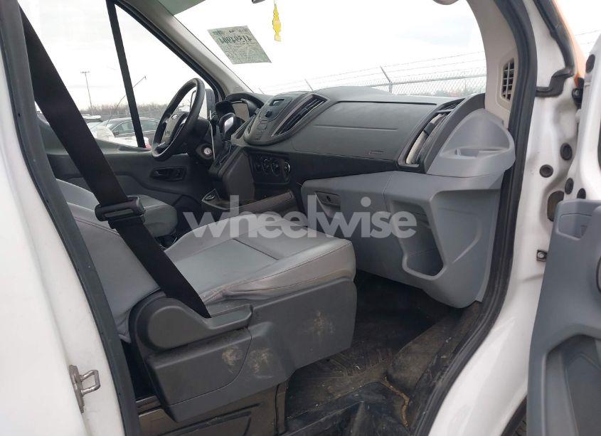 Photo 5 of 2018 Ford Transit-250 (VIN 1FTYR2CG4JKA15216)