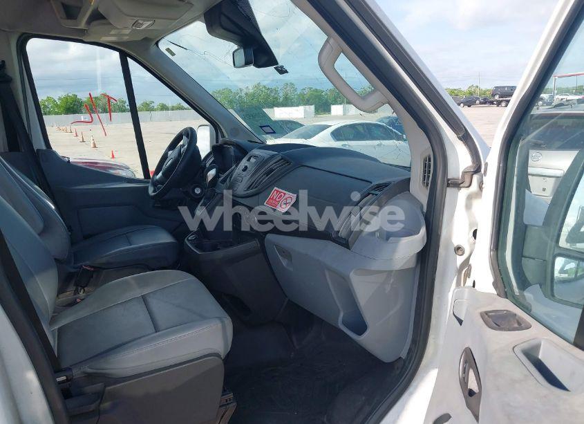 Photo 5 of 2018 Ford Transit-250 (VIN 1FTYR2CM3JKA19554)