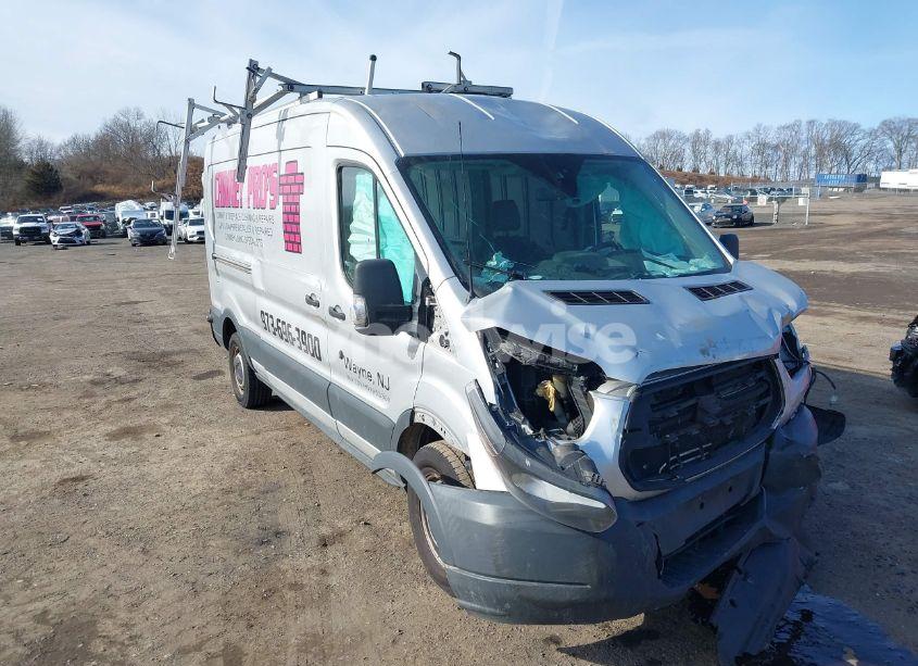 2018 Ford Transit-250 (VIN 1FTYR2CM3JKA40811) main photo