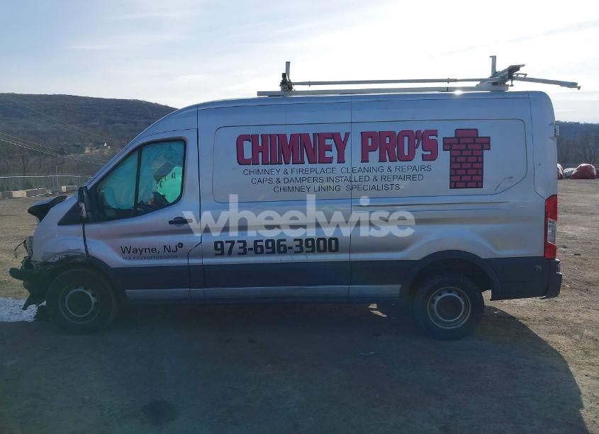 Photo 14 of 2018 Ford Transit-250 (VIN 1FTYR2CM3JKA40811)