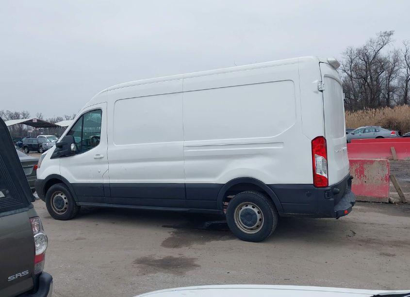 Photo 15 of 2018 Ford Transit-250 (VIN 1FTYR2CM4JKA07512)