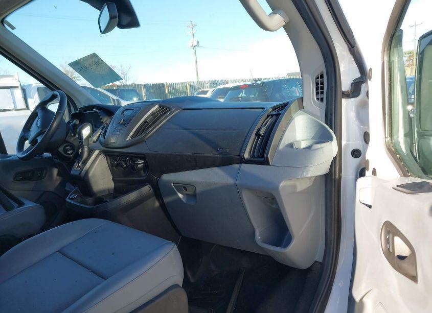 Photo 5 of 2018 Ford Transit-250 (VIN 1FTYR2CM4JKA41479)