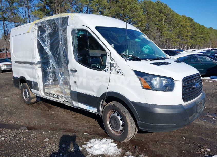 2019 Ford Transit-250 (VIN 1FTYR2CM7KKB15379) main photo