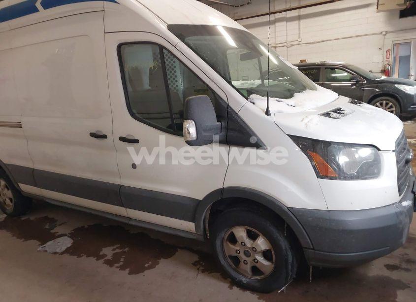 2018 Ford Transit-250 (VIN 1FTYR2XM0JKA07145) main photo