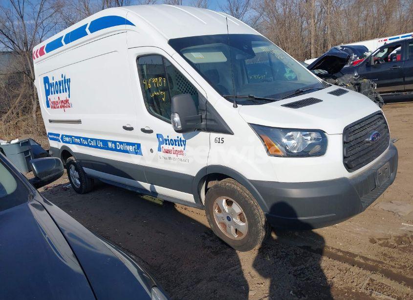 2018 Ford Transit-250 (VIN 1FTYR2XM1JKB05424) main photo