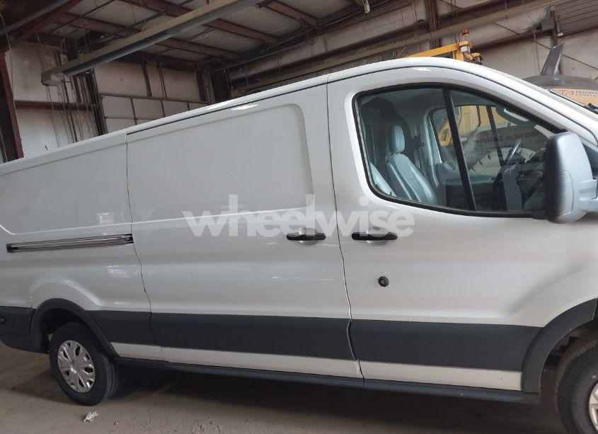 Photo 13 of 2018 Ford Transit-250 (VIN 1FTYR2YM9JKA09684)