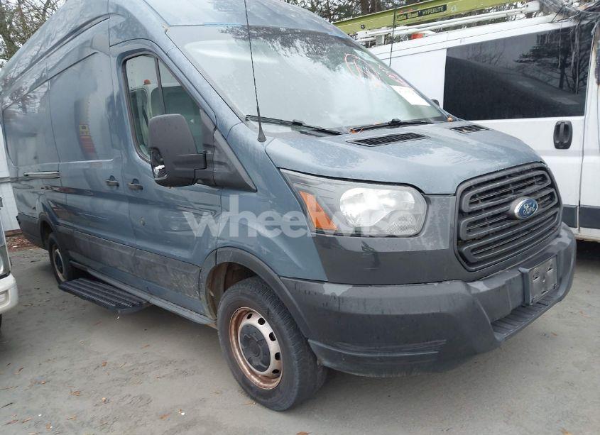 2019 Ford Transit-250 (VIN 1FTYR3XM1KKB33456) main photo