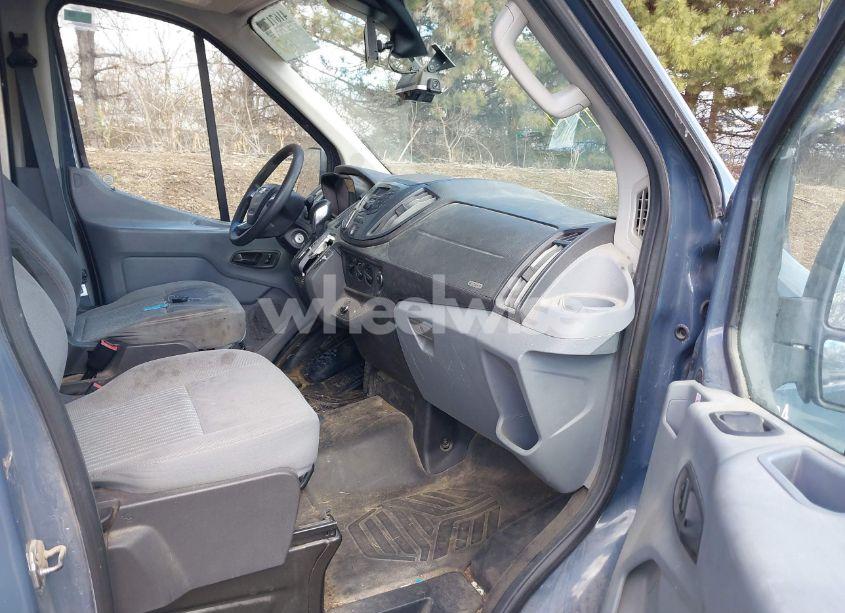 Photo 5 of 2019 Ford Transit-250 (VIN 1FTYR3XM4KKB17476)